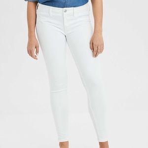 American Eagle white skinny jeans size 4